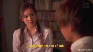 Bướm ở nhà một mình bị chú nhà bên qua chơi chuốc thuốc mê