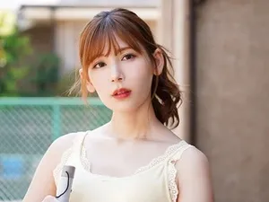 Hot japan girl Mariru Amamiya play with toy